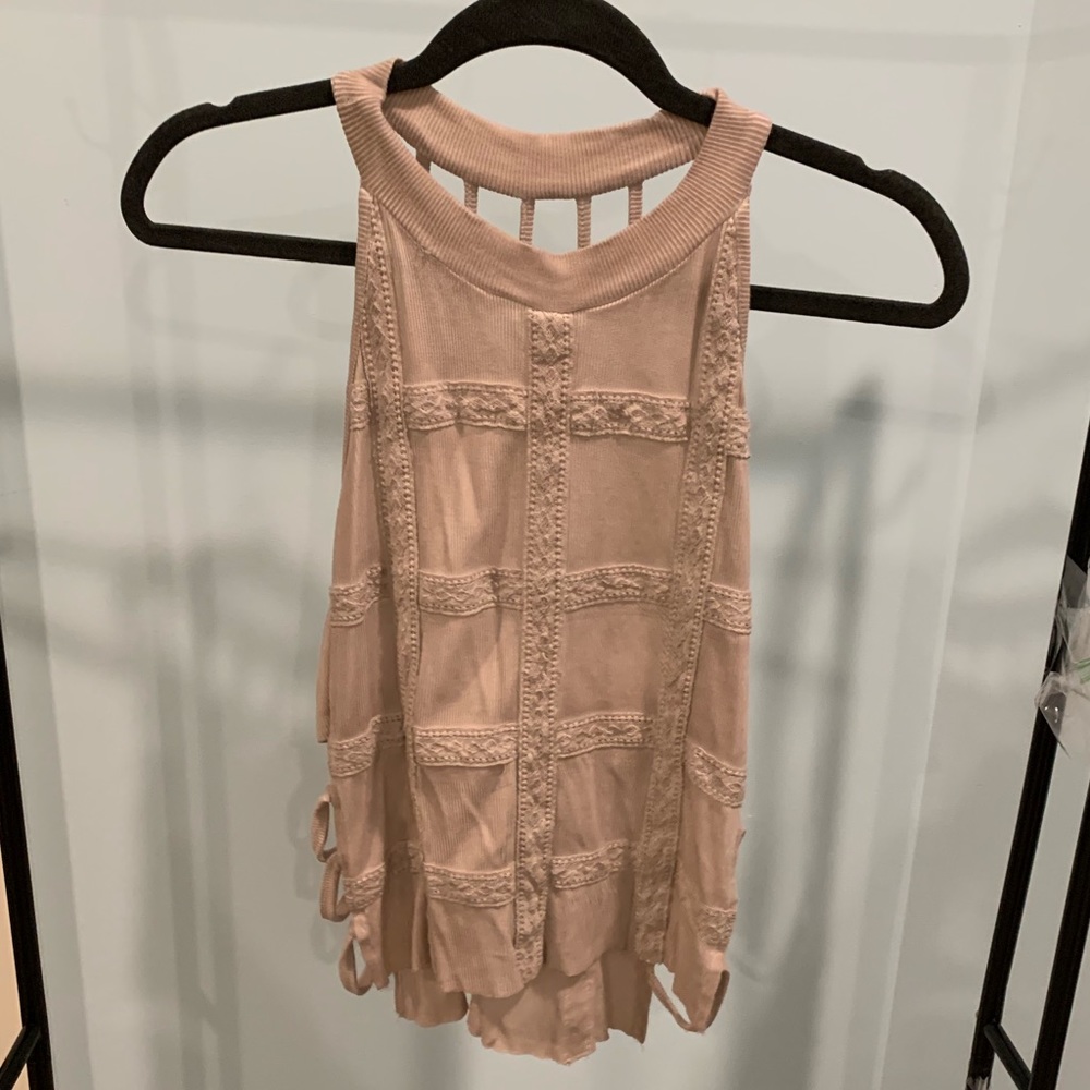 Caged back detailing tank top